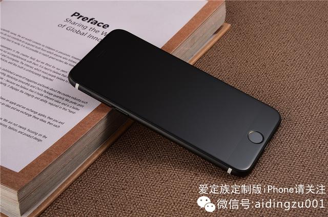 从iphone5到iphone5s 苹果一直有推出全黑色的手机,但是到了iphone6