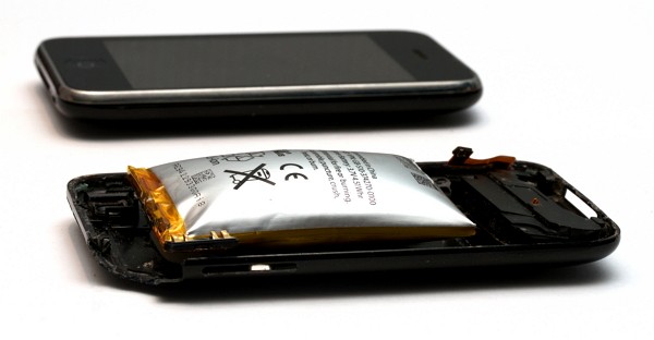 浅析:手机电池发生爆炸的两大原因
