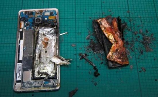 手机锂电池爆炸图片